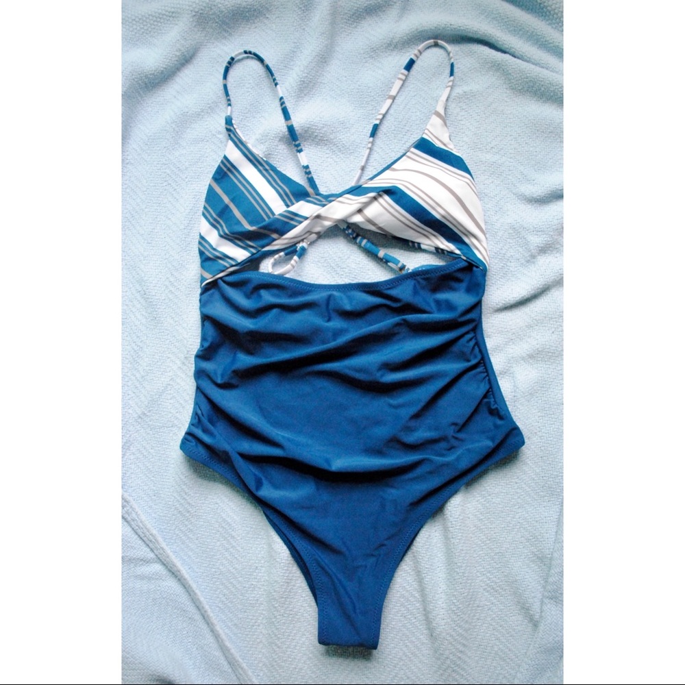 👙 CUPSHE Swimsuit